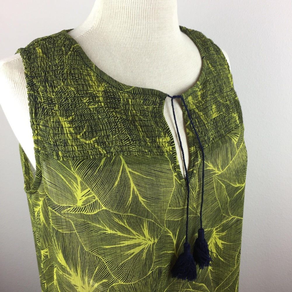 Liz Claiborne Sleeveless Semi-Sheer Blouse Size M